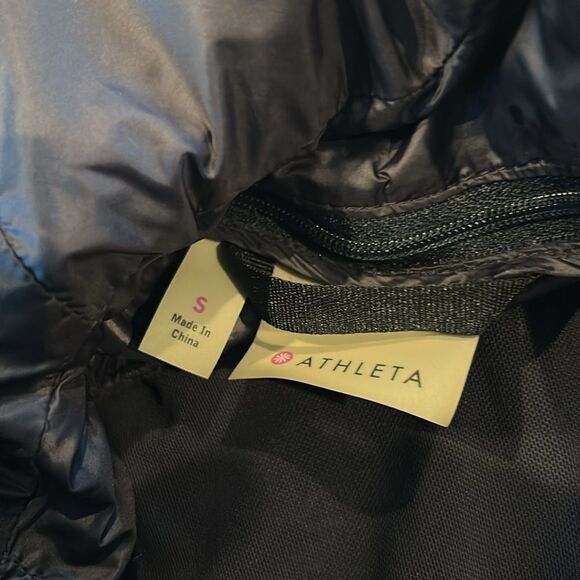 Athleta Rock Spring CYA Quilted Puffer Jacket/Coat size, small  dark blue - Picture 5 of 11